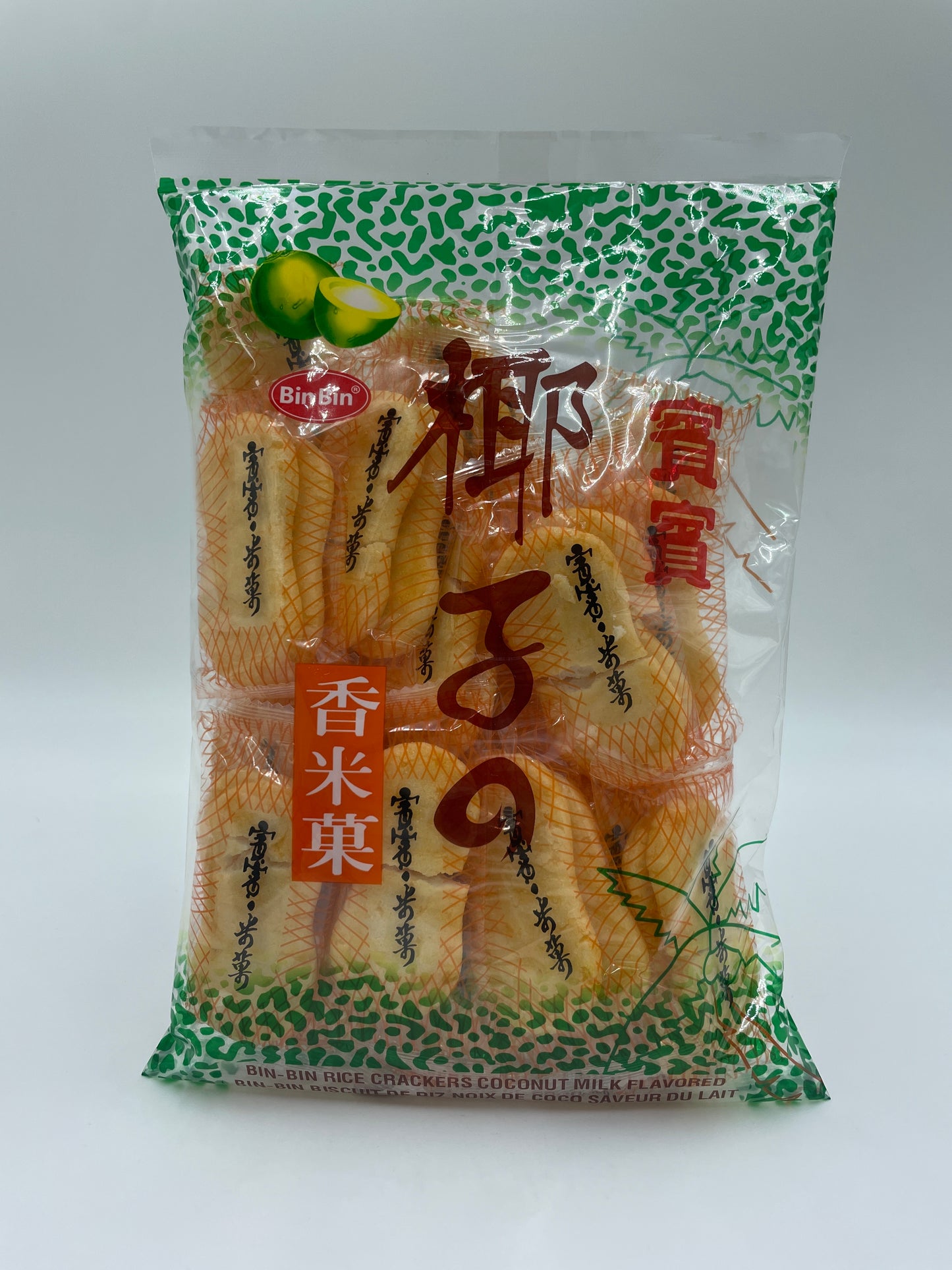 BIN BIN ris-kiks med kokosmælk smag, sprøde snacks med kokosnødsaroma, vises i billedet.