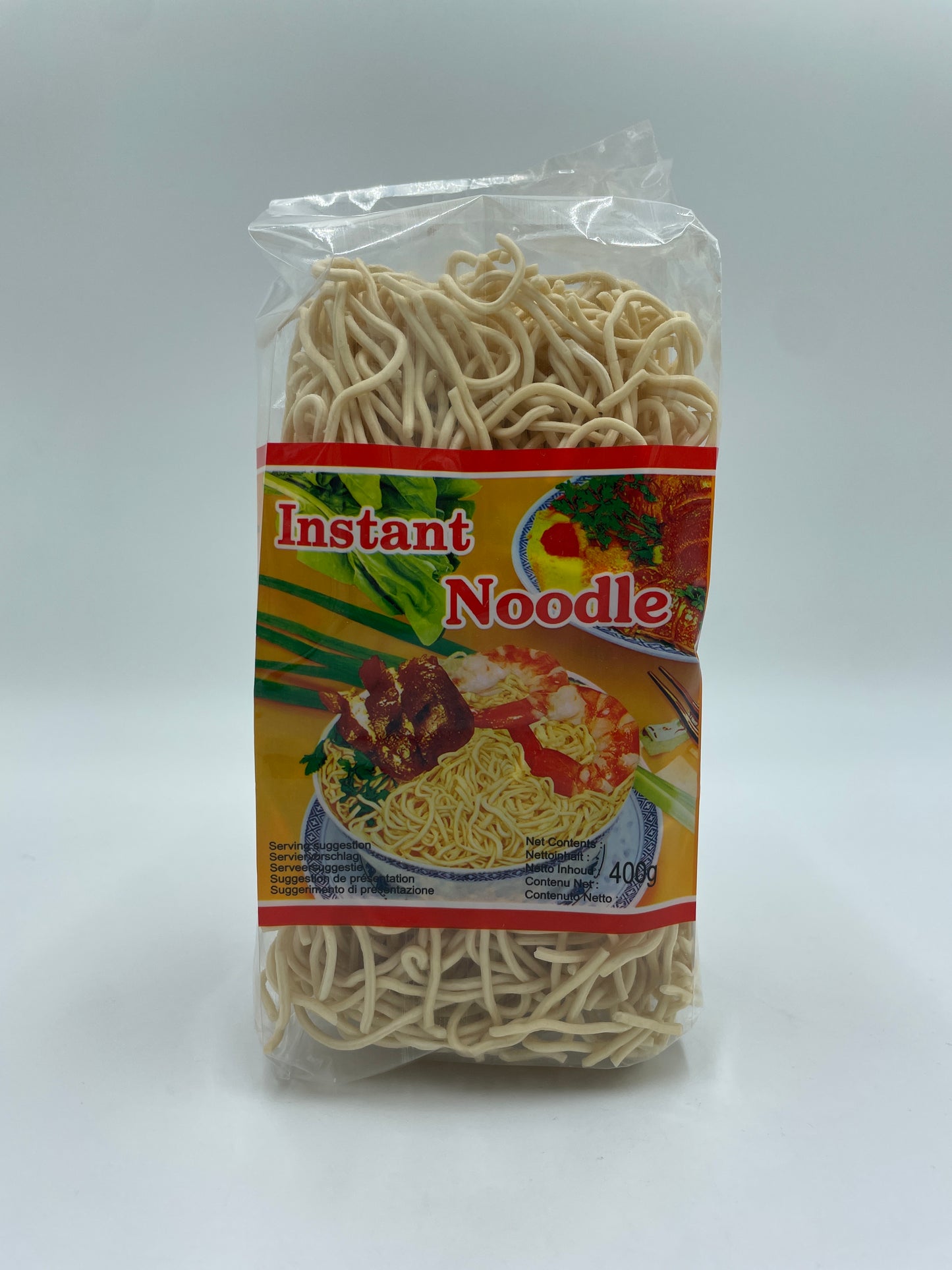 Instant nudler fra LONG LIFE BRAND med skål af ris og nudler, klar til servering.