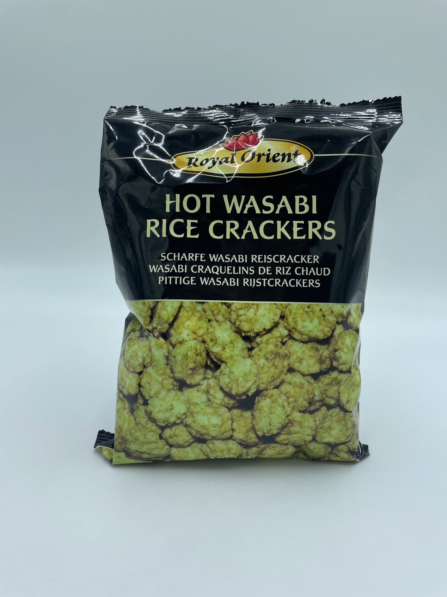 Rijstknapper med hot wasabi-smag fra Royal Orient, sprøde snacks med grønne wasabi-pasta og lyse knapper