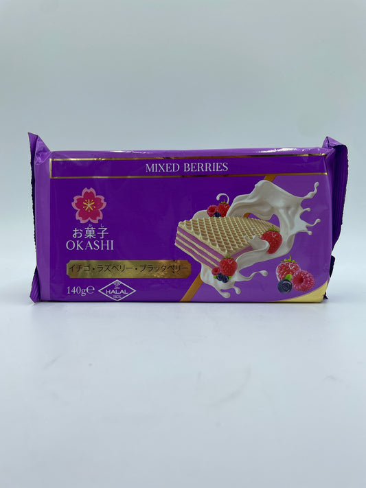 OKASHI wafer med skovbærsmag, snacks med sprød tekstur og frugtige smagsnoter, vist i billedet