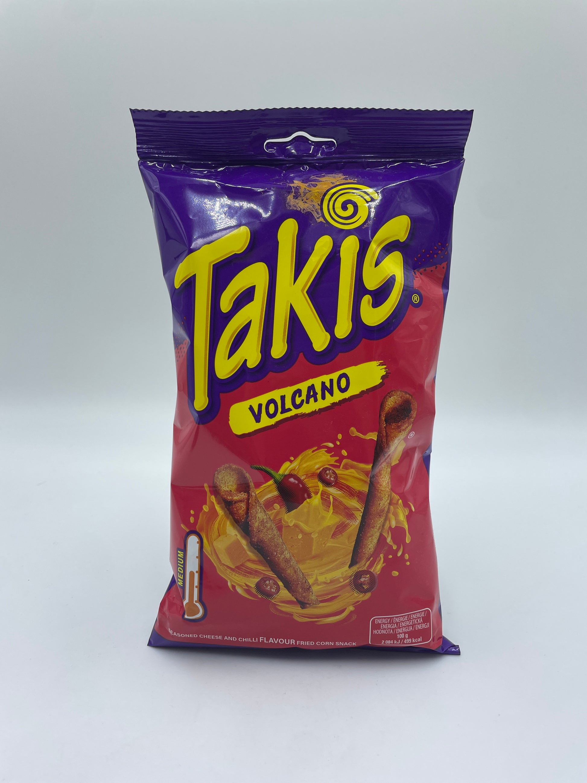 Takis Volcano snacks med krydret ost og chili smag, sprød og farverig fried majs snack i pose
