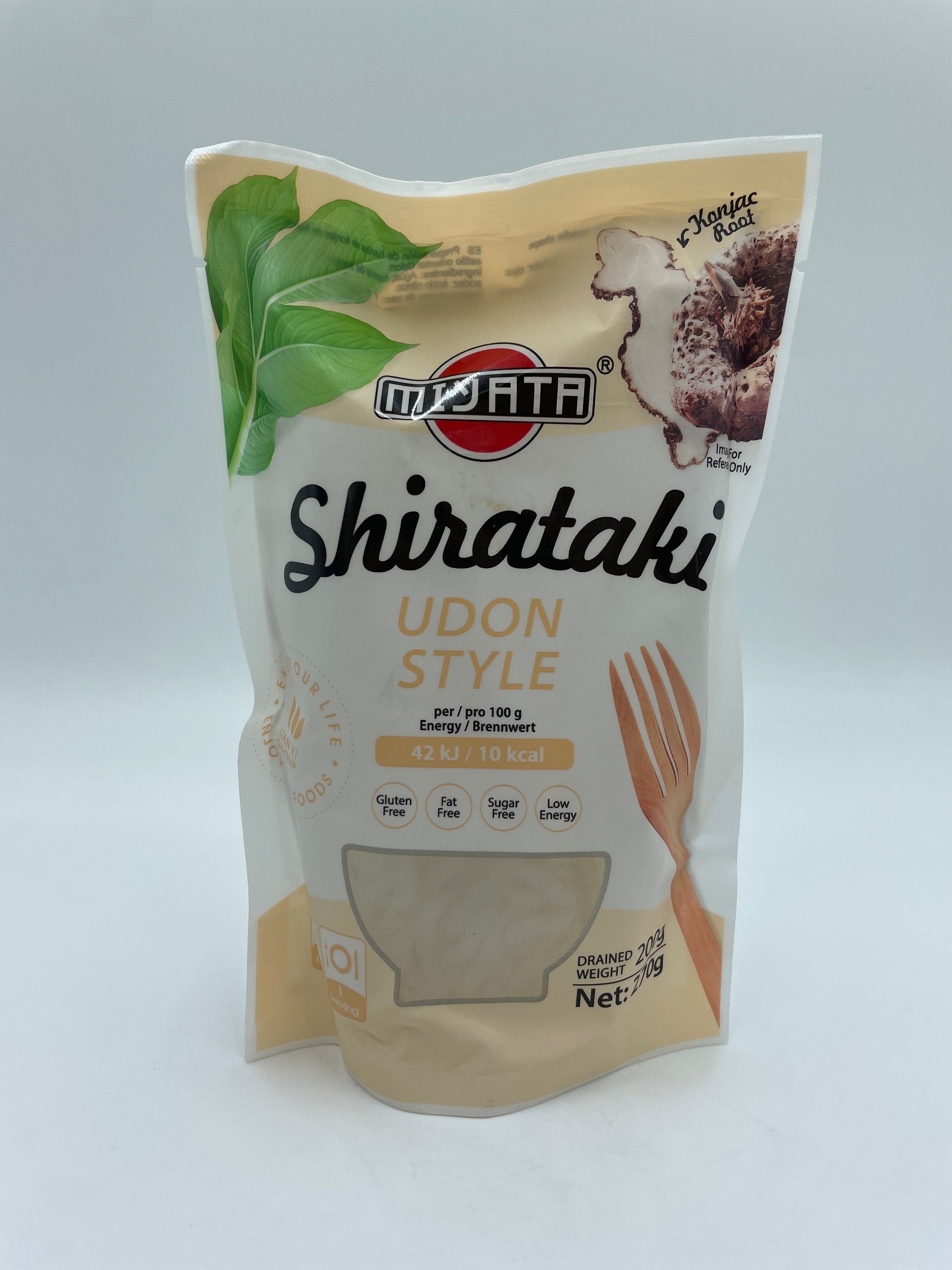 Kogte Miyata konjac shirataki udon-style nudler i en skål, klar til servering, med glat, gennemsigtig tekstur og japansk inspiration