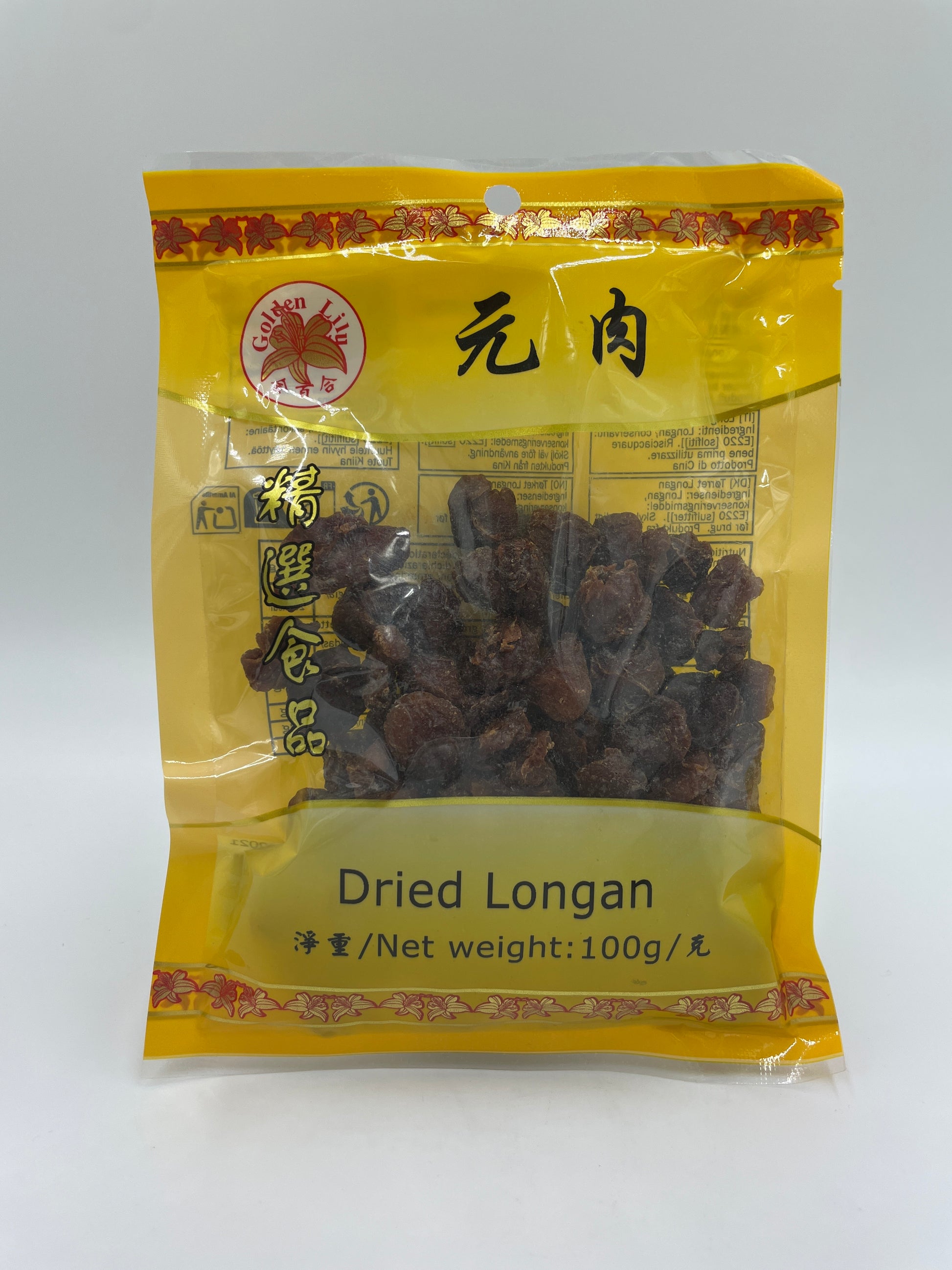 Tørrede longan-frugter fra GOLDEN LILY, som snacks, vist i en åben pose med gyldne, saftige longan-bær.