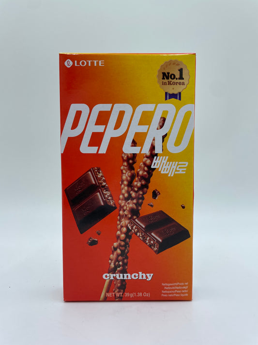 Chokolade og krumme Pepero Crunky Sticks snacks fra LOTTE, vises i den indbydende pakke