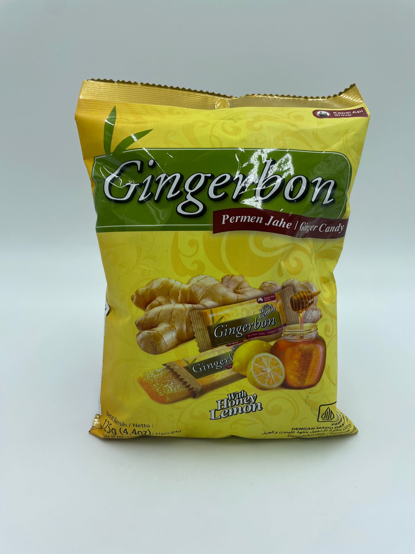 Gingerbon gingerkarameller med honning og citron i emballage, snacks med frisk smag og naturlige ingredienser