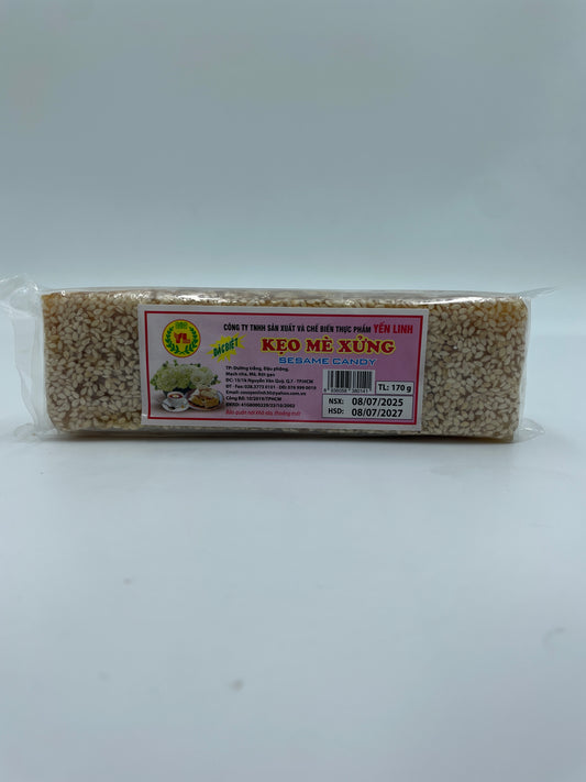 Sesam peanut snack fra YEN LINH, sød og sprød konfekt med sesamfrø og jordnødder, perfekt til snacks.