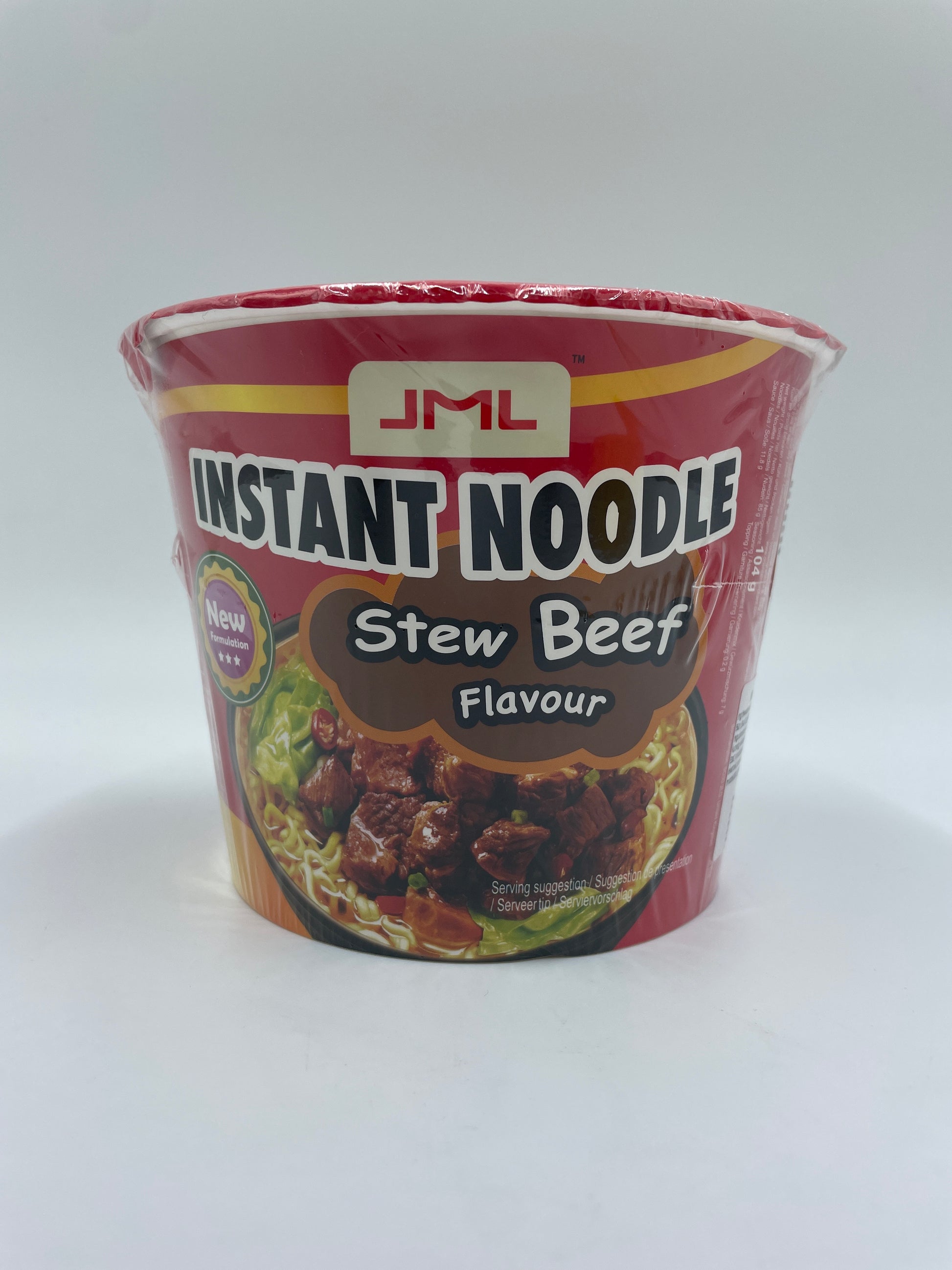 Instant nudler i skål med oksekødssmag fra JML, viser dampende stew beef-flavoured instant noodles i en skål.